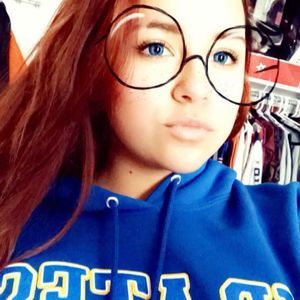 Meet your Posher, Mia